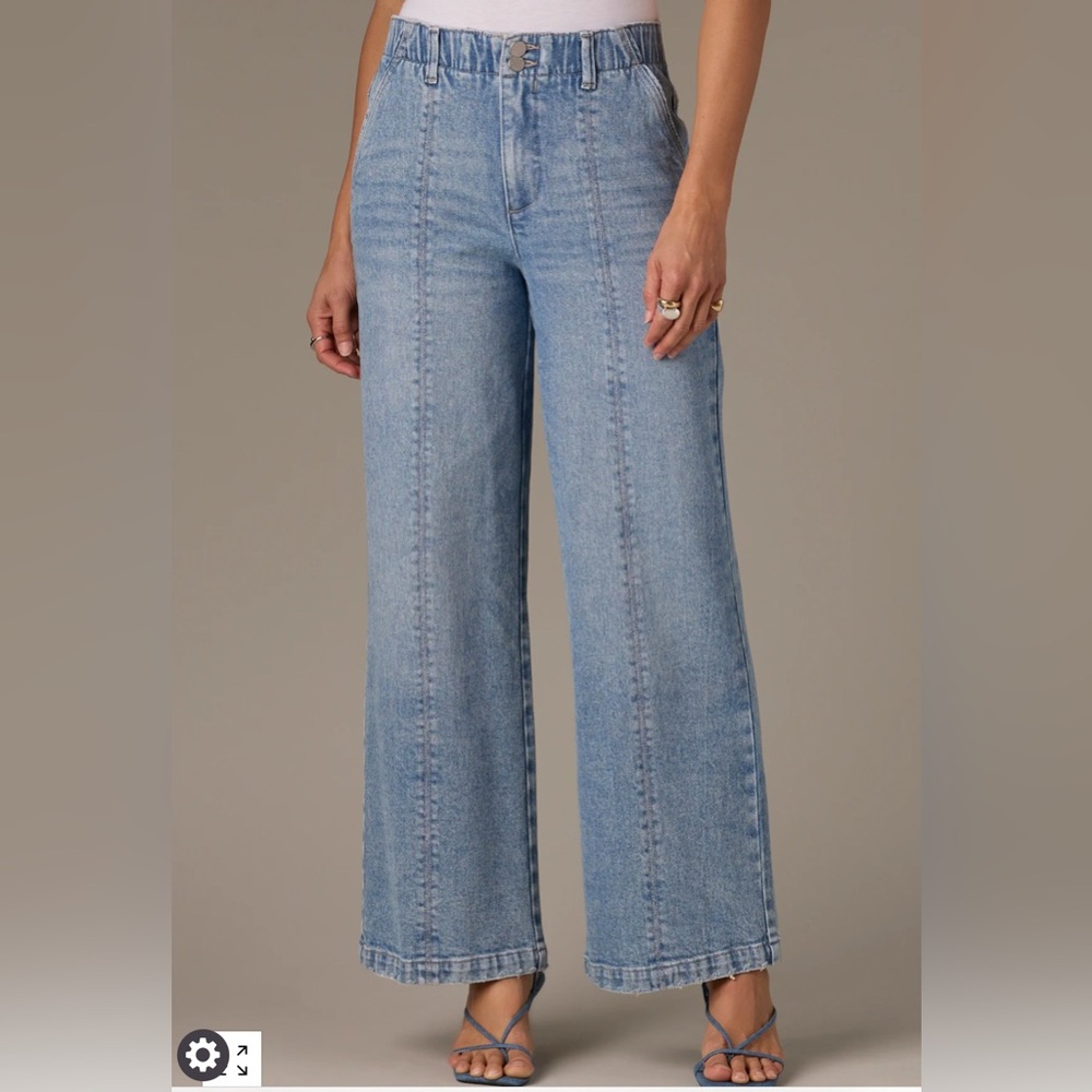 Wit & Wisdom Light Blue Flare Jeans size 4P, NWT